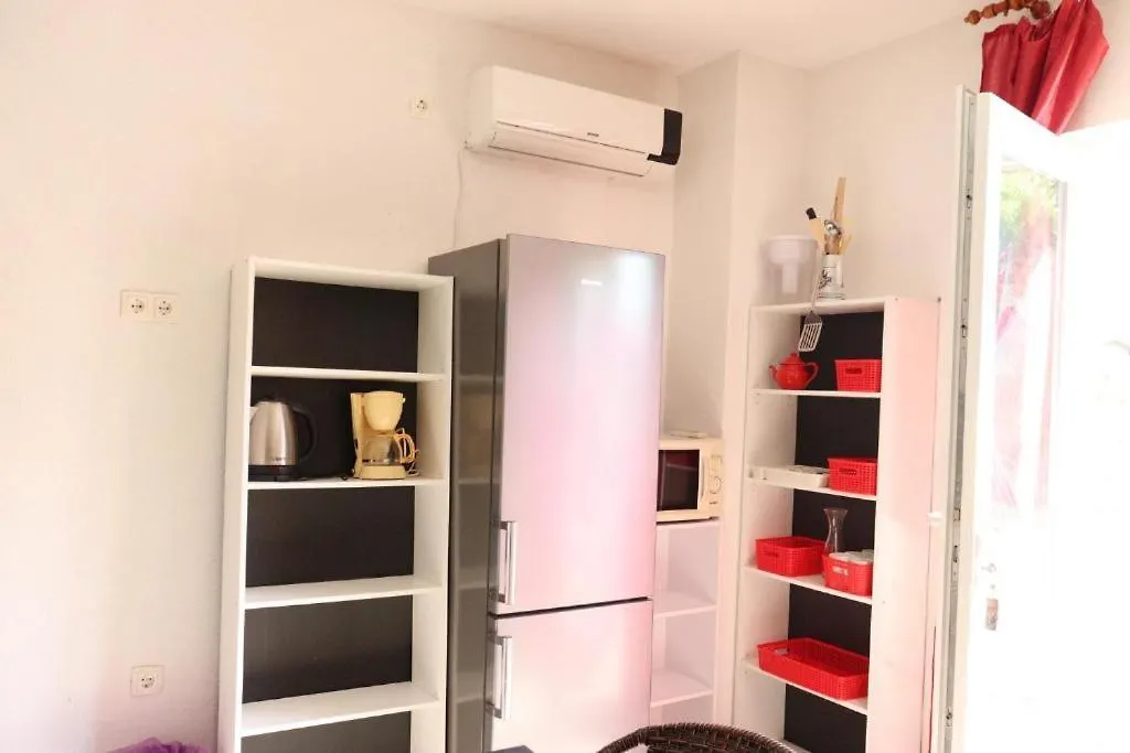 Disco Den Villa Kras
