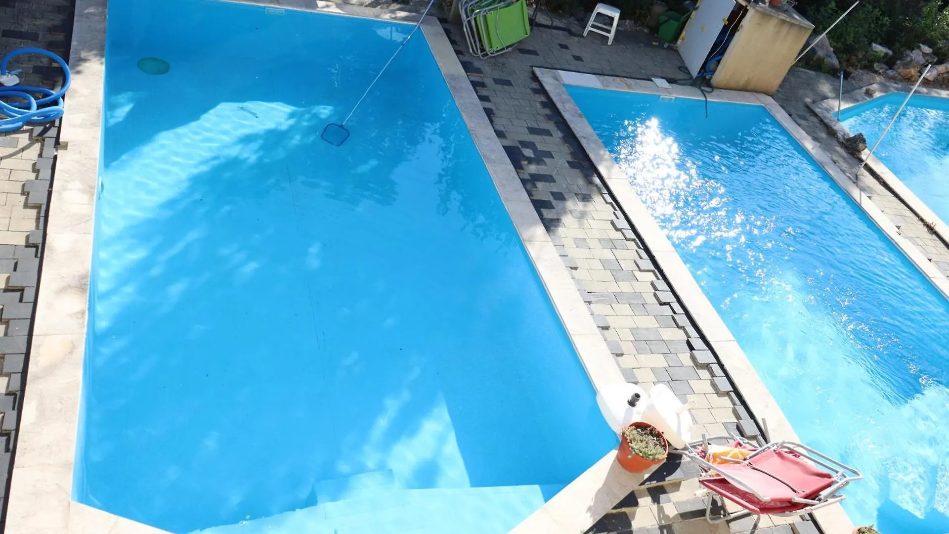 Disco Den Villa Kras