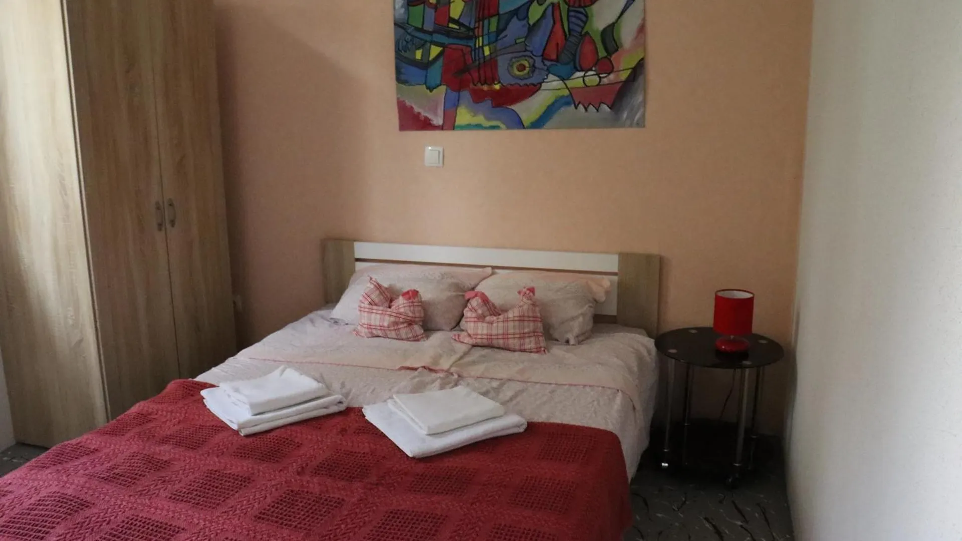 Disco Den Villa Kras