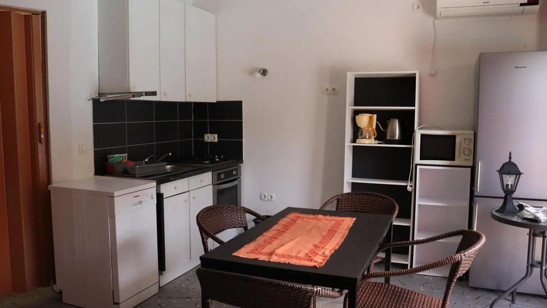 Holiday home Disco Den Villa Kras